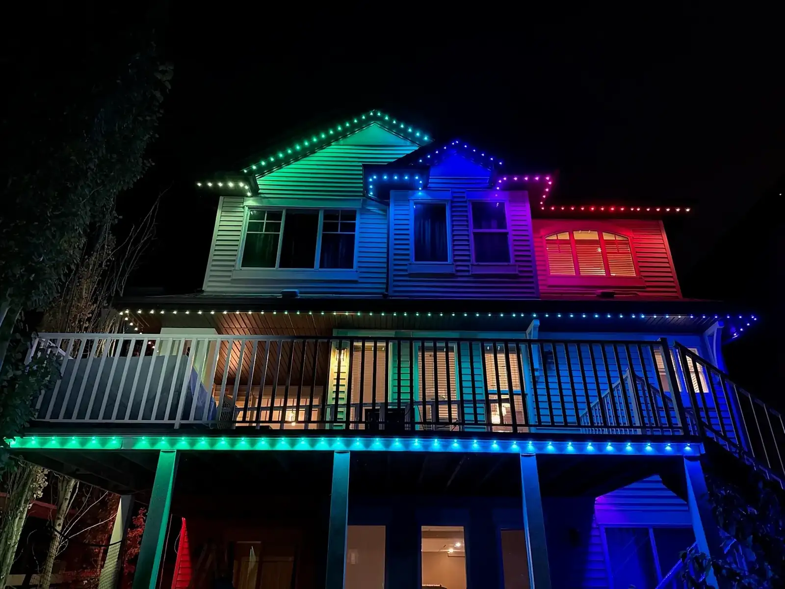Multicoloured permanent outdoor lighting installation 4