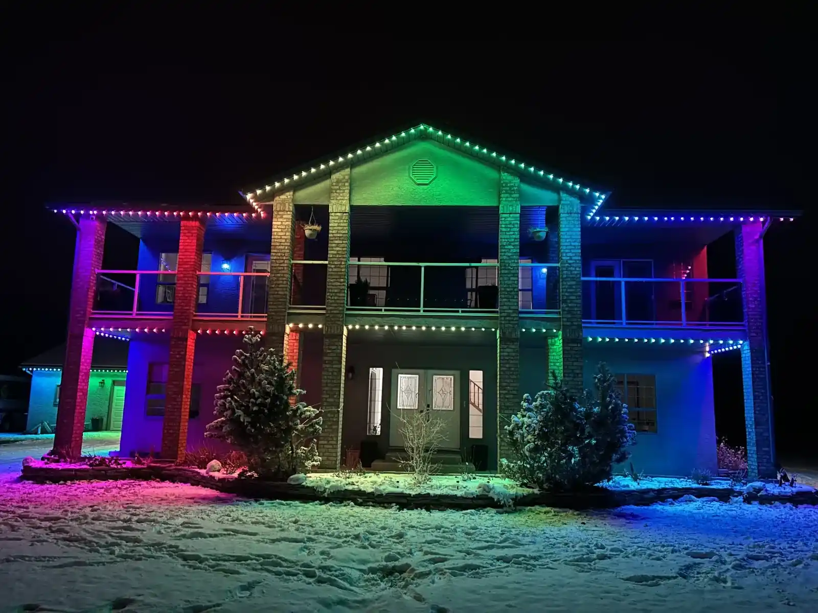 Multicoloured permanent outdoor lighting installation 6