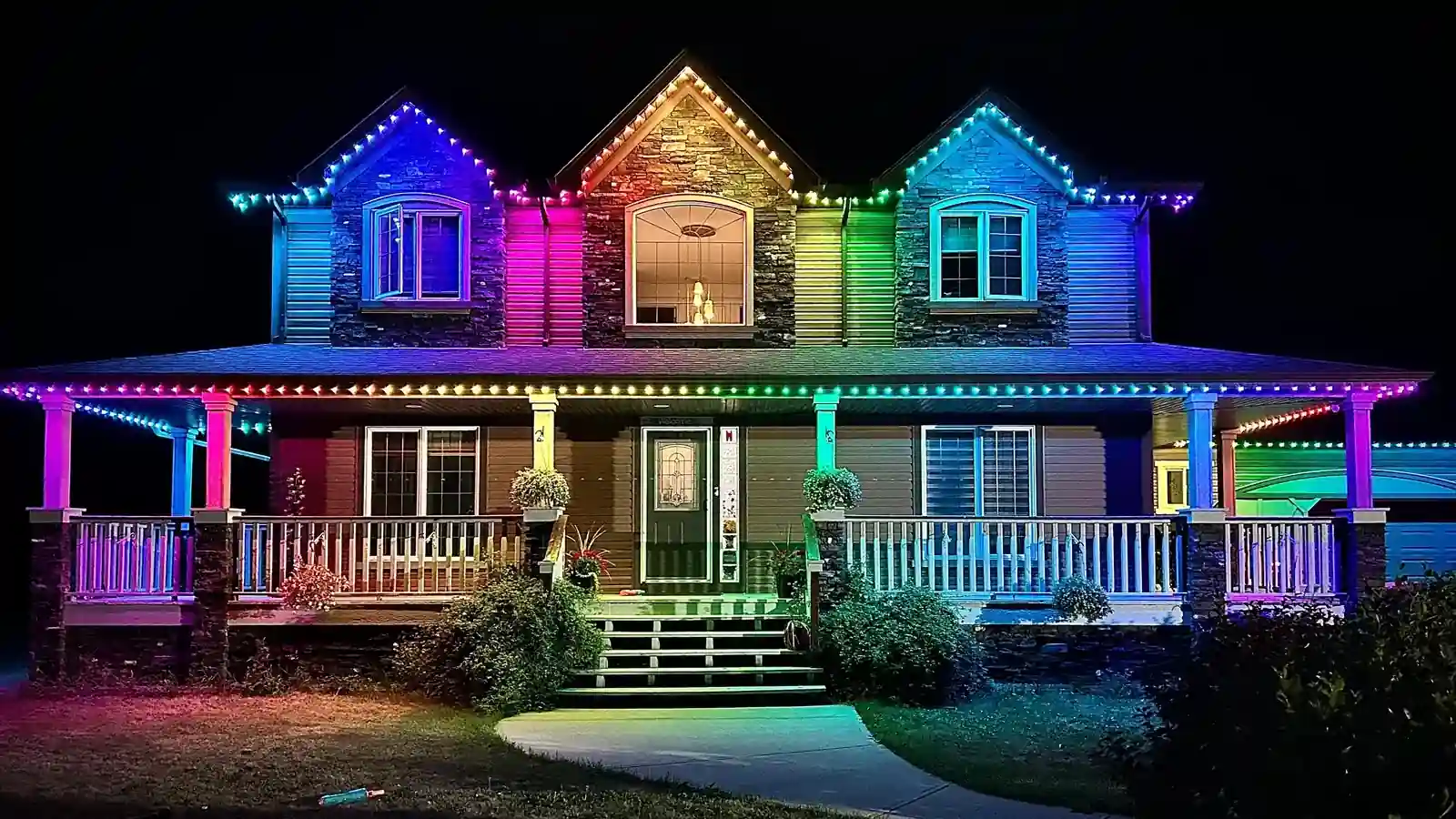 Multicoloured permanent outdoor lighting installation 8