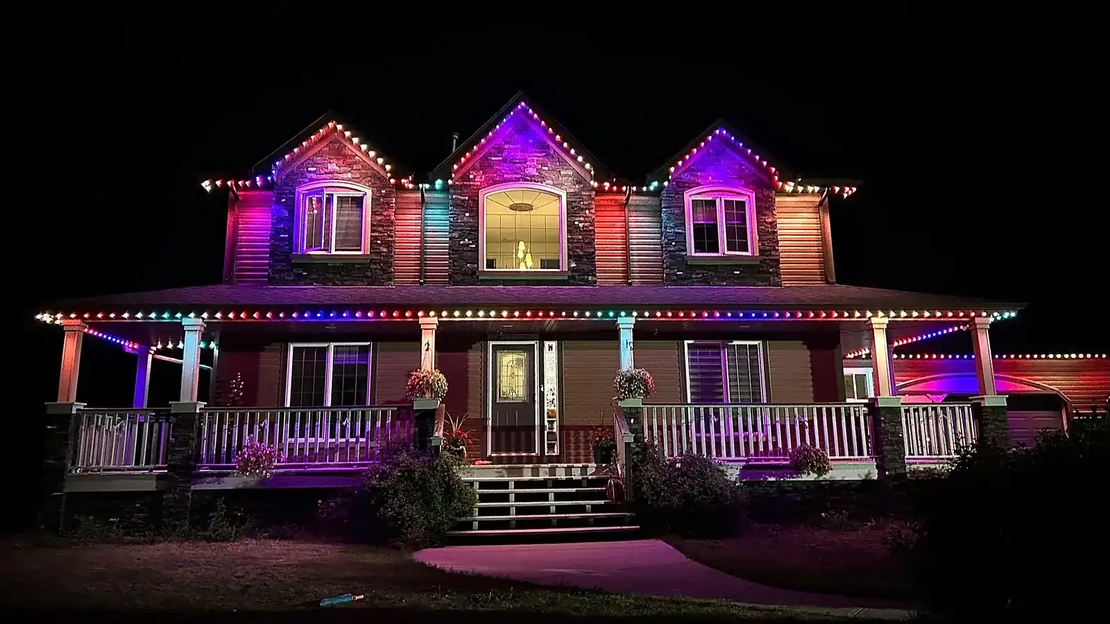 Multicoloured permanent outdoor lighting installation 9