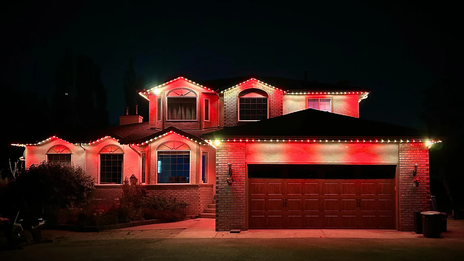 Multicoloured permanent outdoor lighting installation 11