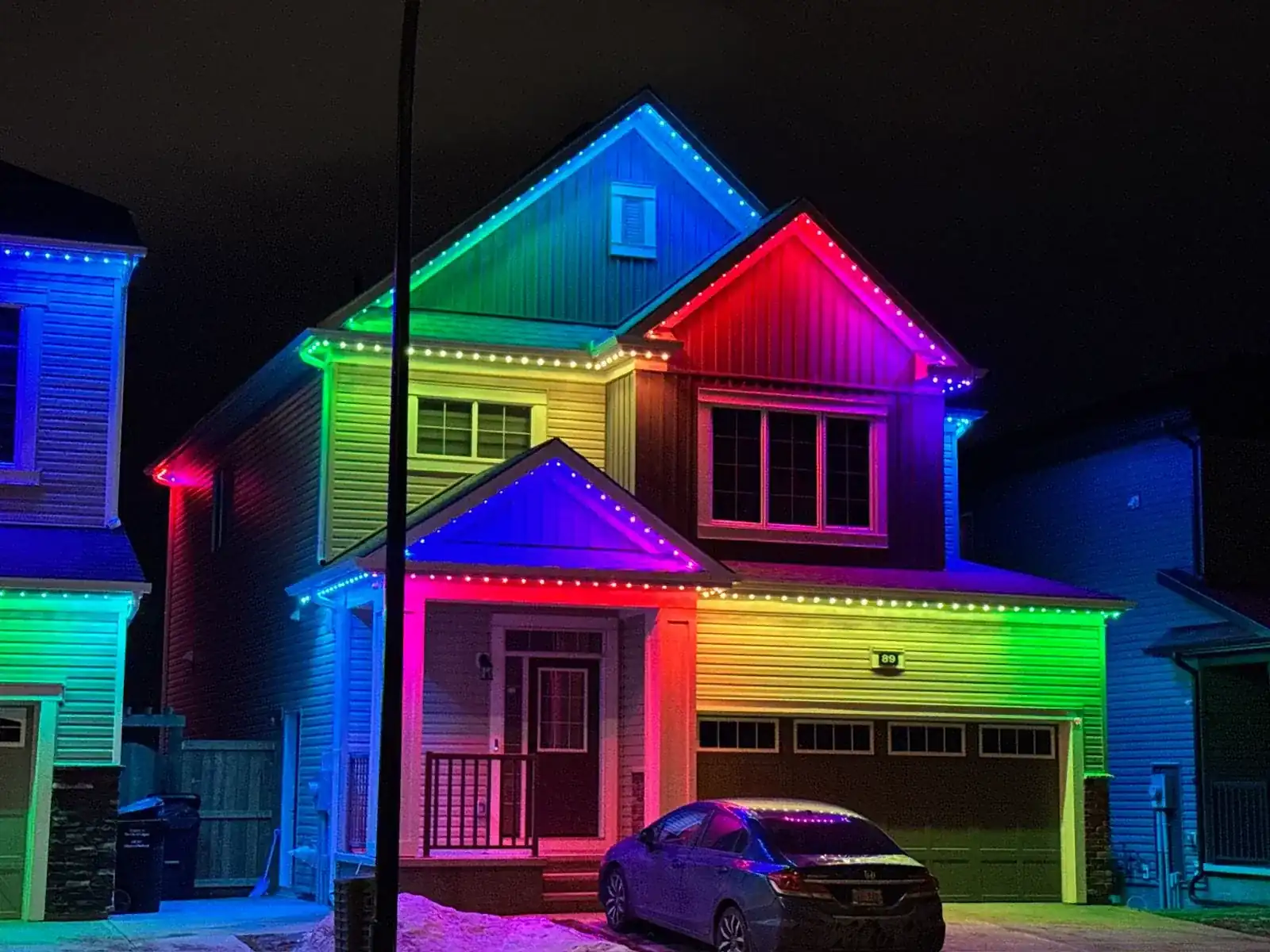 Multicoloured permanent outdoor lighting installation 1