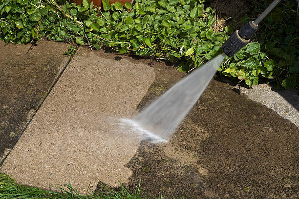 Pressure washing driveway